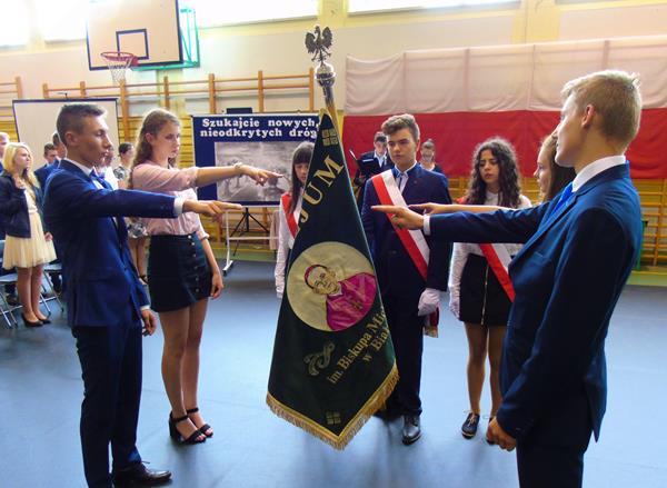 3klasisci14 2018.JPG