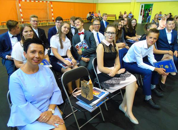 3klasisci40 2018.JPG