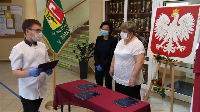 absolwenci10 2020.jpg