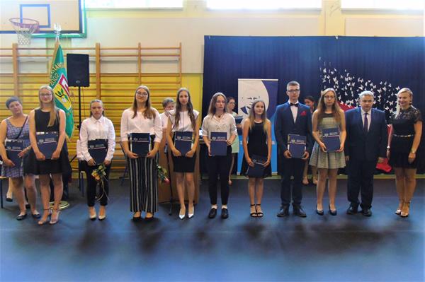 absolwenci15 2019.JPG