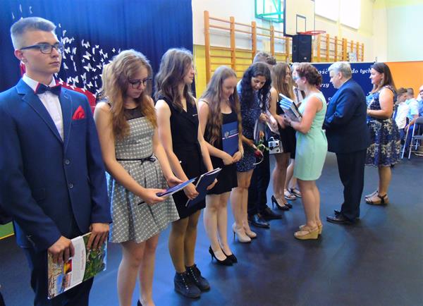 absolwenci16 2019.JPG