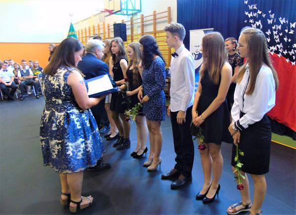 absolwenci17 2019.JPG