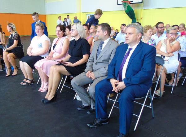 absolwenci1 2019.JPG