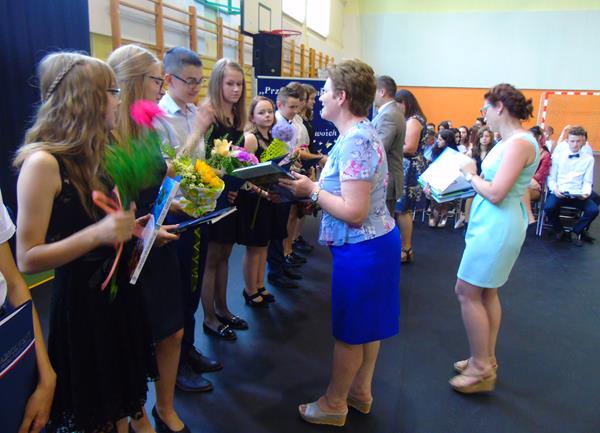 absolwenci27 2019.JPG