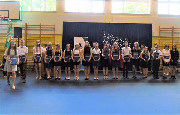 absolwenci28 2019.JPG