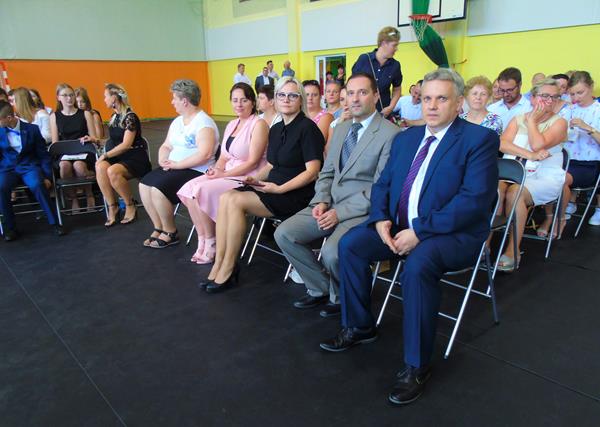 absolwenci2 2019.JPG