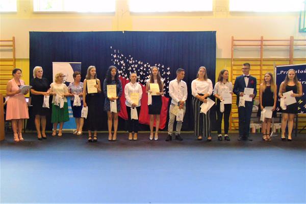 absolwenci34 2019.JPG