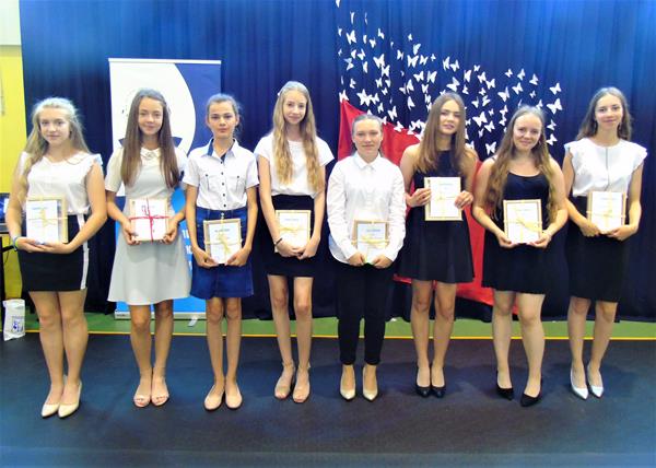 absolwenci35 2019.JPG