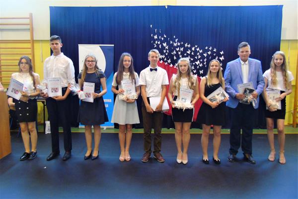 absolwenci37 2019.JPG