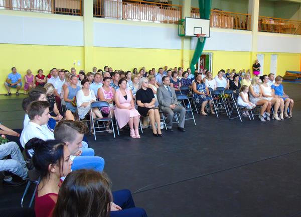 absolwenci3 2019.JPG