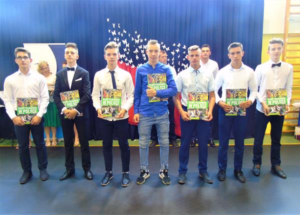 absolwenci41 2019.JPG