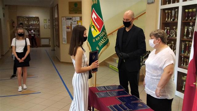 absolwenci4 2020.jpg