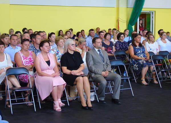 absolwenci6 2019.JPG