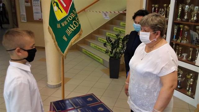 absolwenci8 2020.jpg