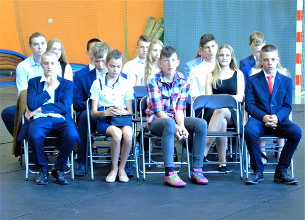 absolwenci9 2019.JPG