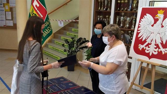 absolwenci9 2020.jpg