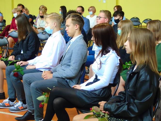 absolwenciSP10a 2021.JPG