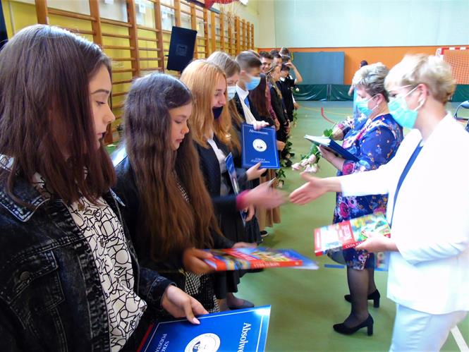 absolwenciSP14 2021.JPG