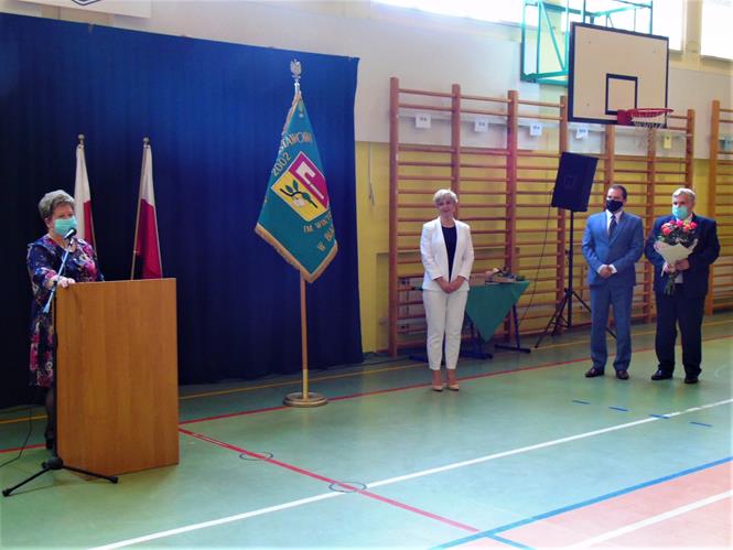 absolwenciSP18 2021.JPG