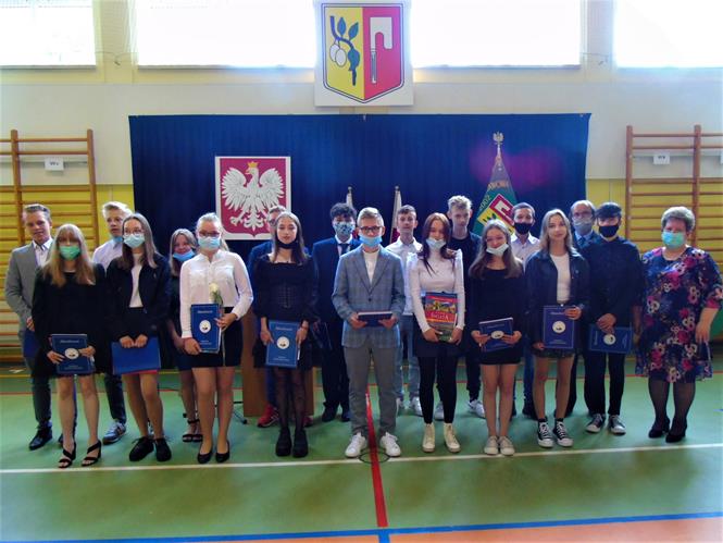 absolwenciSP21 2021.JPG