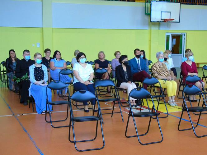 absolwenciSP4 2021.JPG