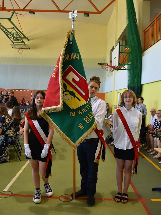 absolwenciroku2022 1.JPG