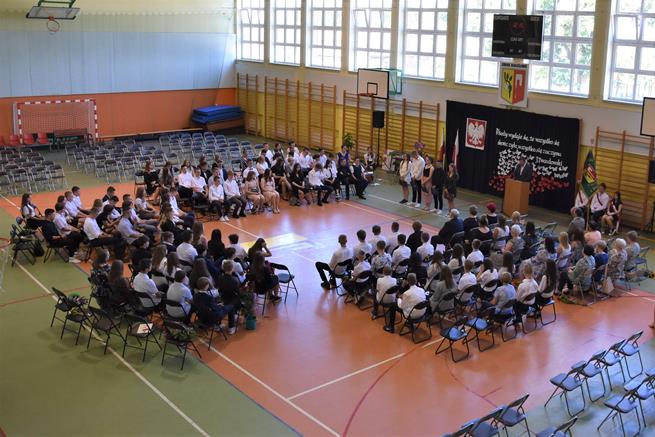 absolwenciroku2022 10.JPG