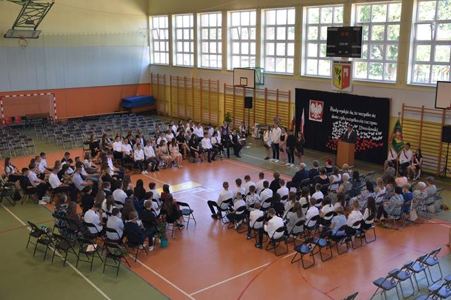 absolwenciroku2022 11.JPG