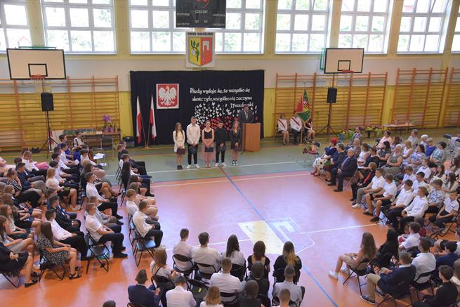 absolwenciroku2022 12.JPG