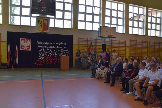 absolwenciroku2022 5.JPG