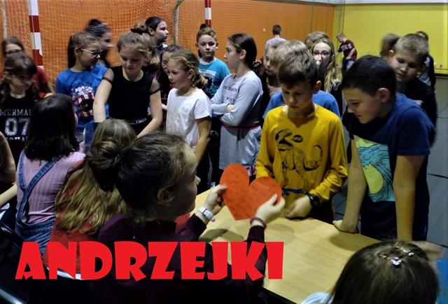 andrzejki szkolne1 2019.jpg