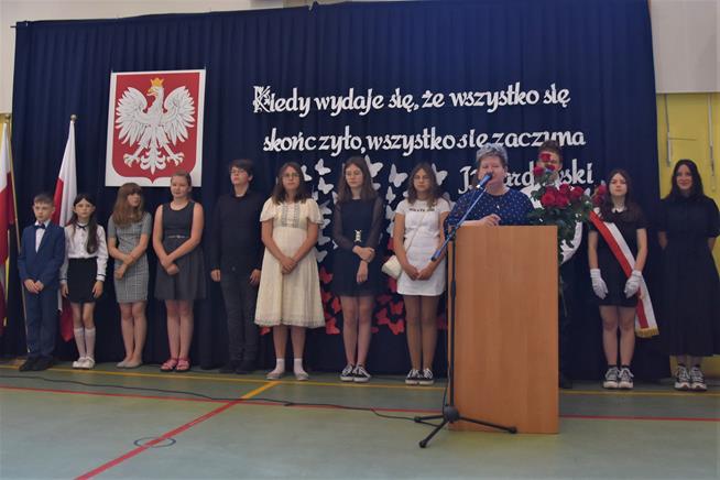 azakonczenie18 2022.JPG