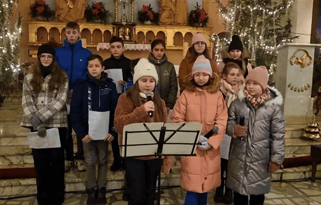 chor kosciol 2023 jaselka.png