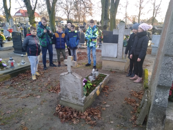 cmentarz1.jpg