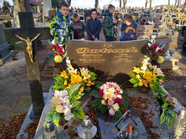 cmentarz2.jpg
