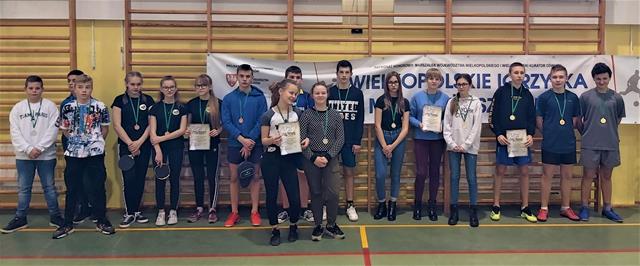 druzynowy awans tenisowySP2 2019.jpg