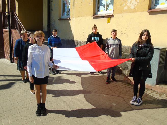 flagaszkolna2 2022.JPG