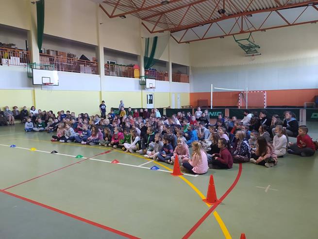 kurtyna spektakl11 2021.jpg