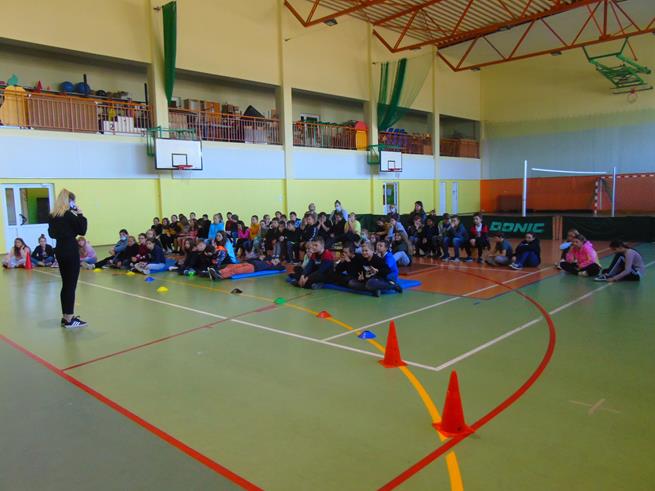 kurtyna spektakl5 2021.JPG