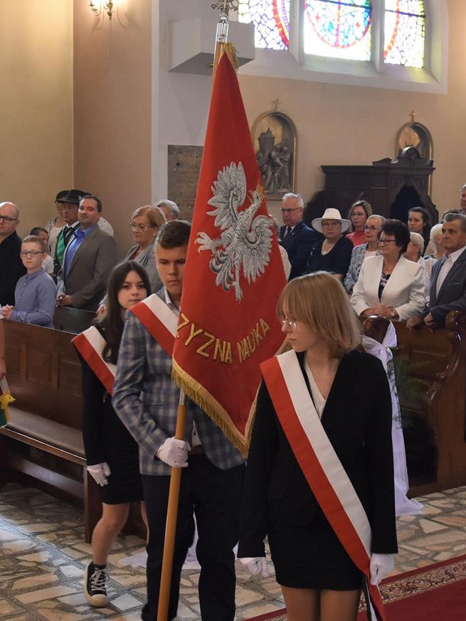 poczet 100 latparafii 3 2022.JPG