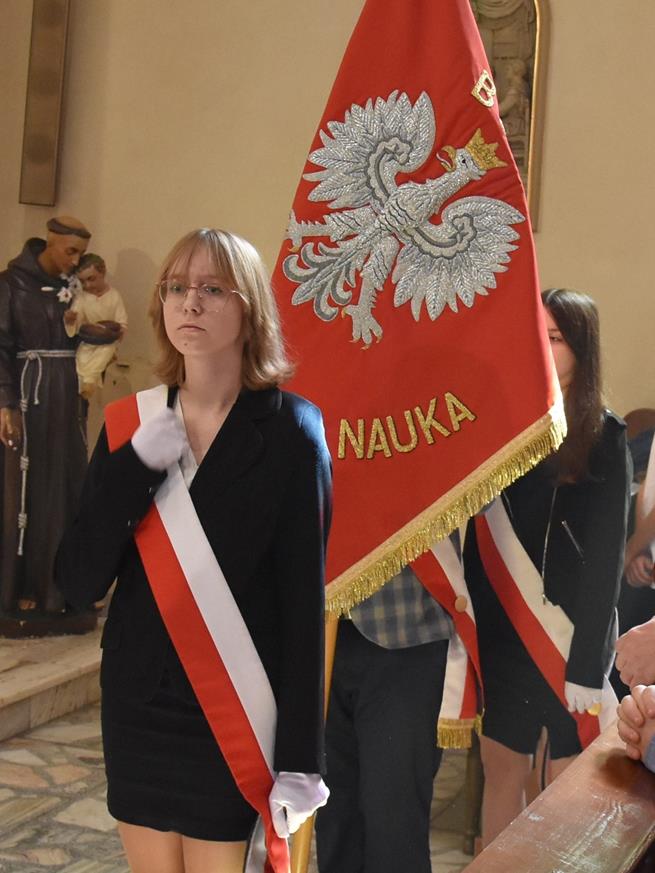 poczet 100 latparafii 4 2022.JPG