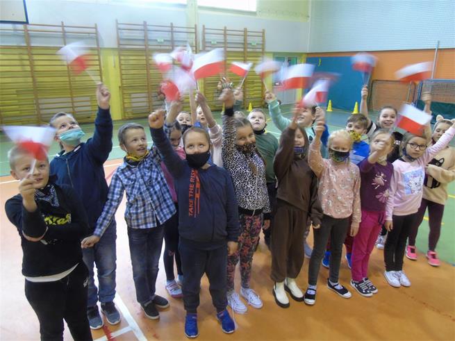 polska flaga narodowa13 2021.JPG