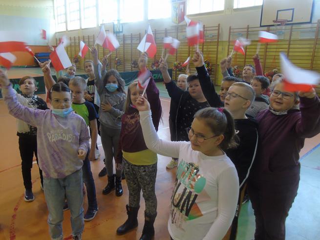 polska flaga narodowa17 2021.JPG