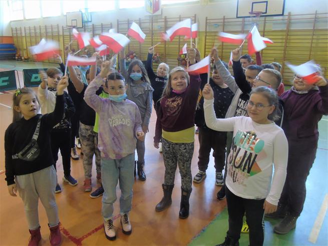 polska flaga narodowa18 2021.JPG