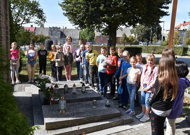 przy pomniku1 2021.JPG