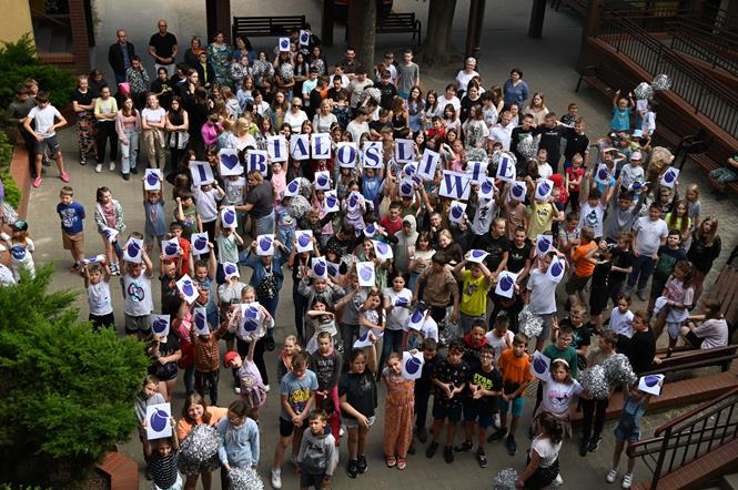 reklama DB 2023 10.JPG