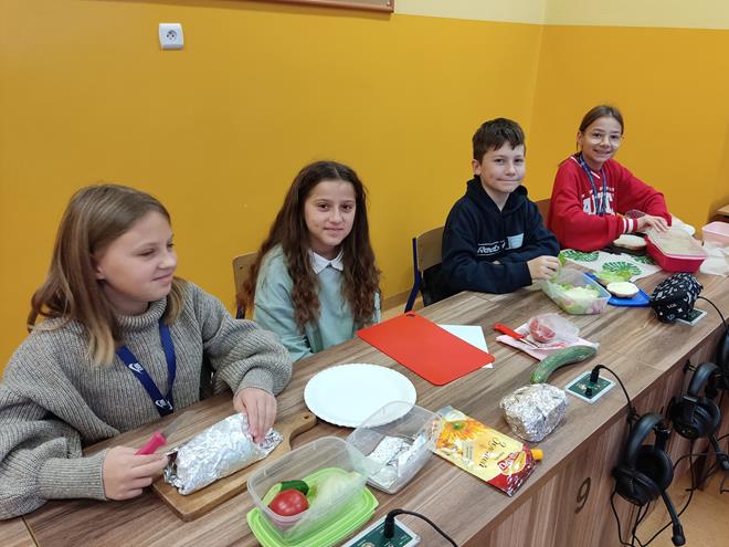 sniadanie3 2022 moc.jpg