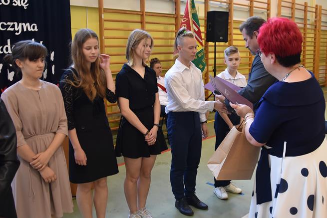 stypendiaw6 2022.JPG