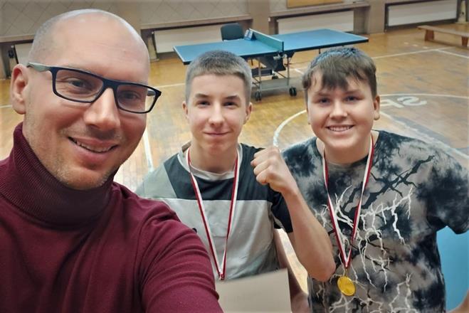 tenis powiat mistrzowie4 2022.jpg