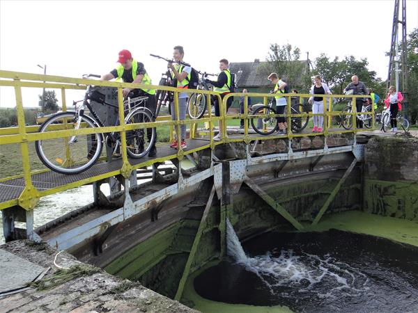 wycieczka sluza10 2019.JPG